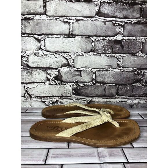 Salvatore Ferragamo Ivory Leather SnakeSkin Flip Flops Sandals Women Sz 8D US/39 - Picture 2 of 16